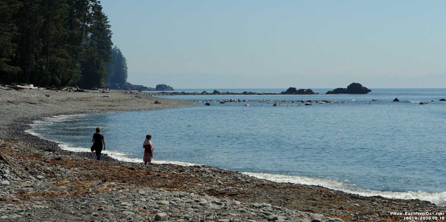 16619RoCrLe - Sombrio Beach